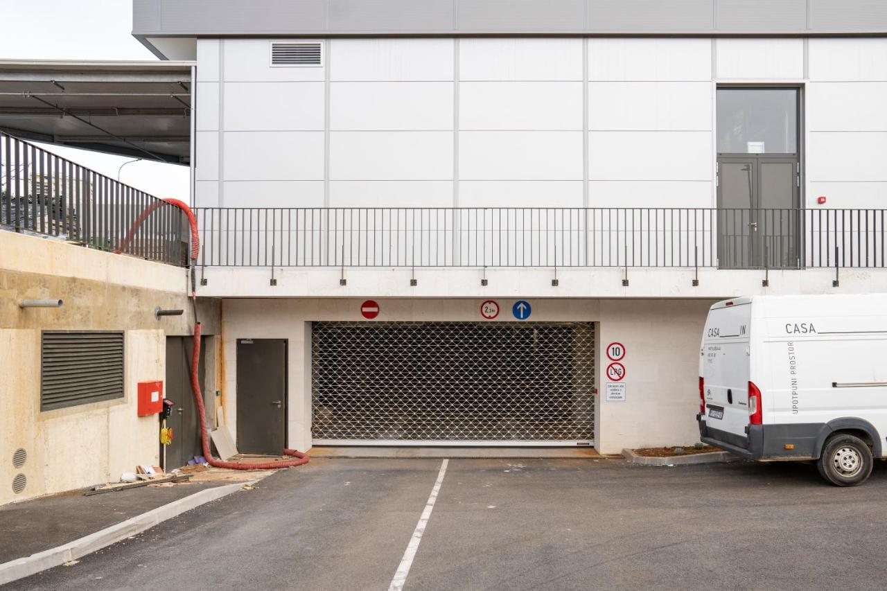 Mannequin: Sea View, Private Parking In The Garage Leilighet Rijeka Eksteriør bilde